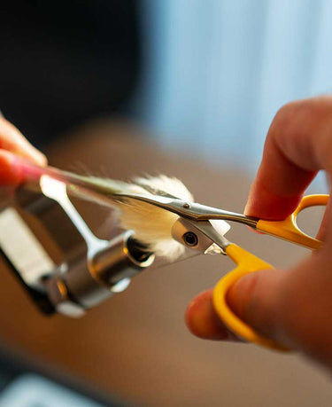 TUNGSTEN CARBIDE CURVED MICRO TIP SCISSORS WITH PRECISION PEG